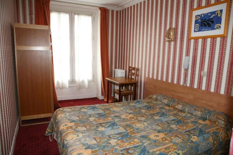 Sully Hotel Παρίσι Δωμάτιο φωτογραφία
